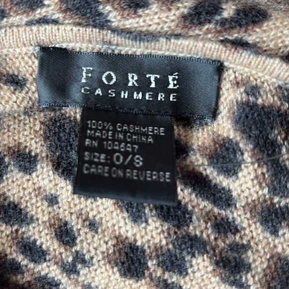 NWT Forte Cashmere Leopard Print Poncho. OS - Picture 5 of 7